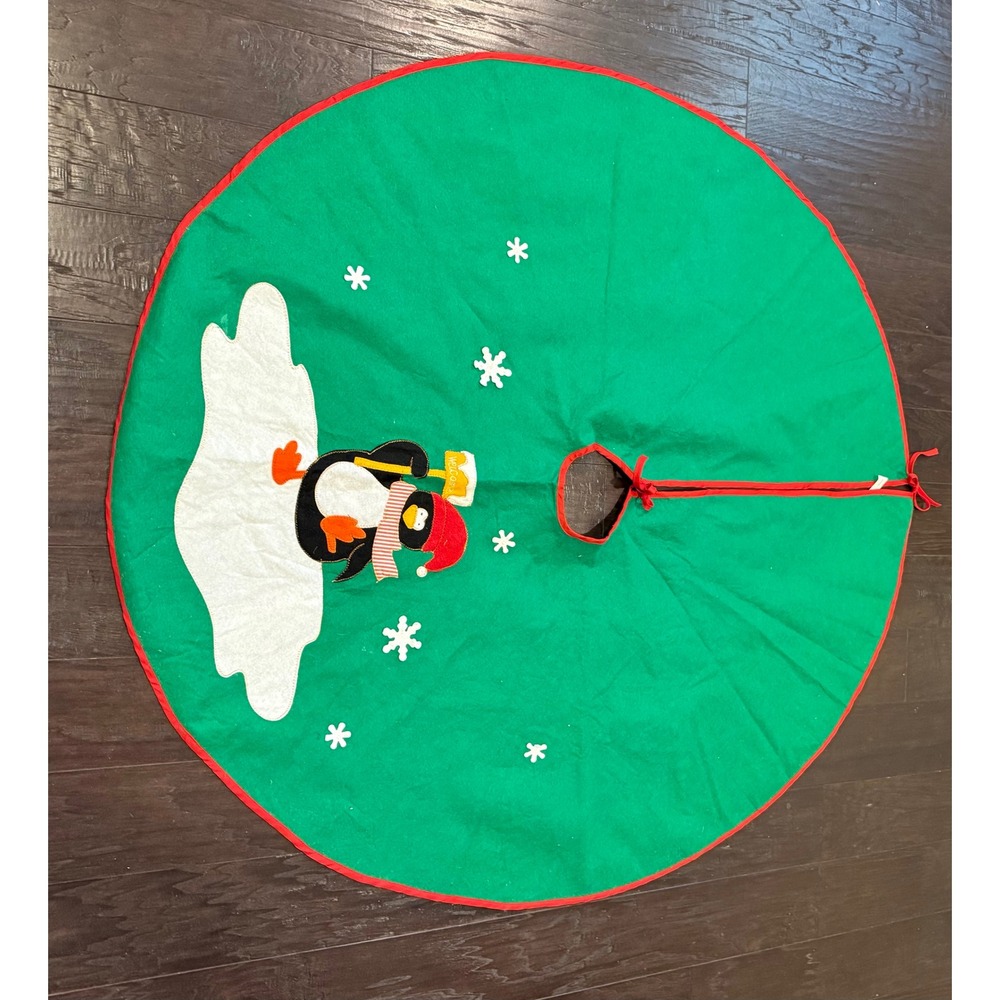 Christmas Holiday Tree Skirt Green Penguin Snowflake Felt Holiday 45 Inch VTG